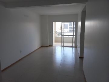 SALA AMPLA E CLARA