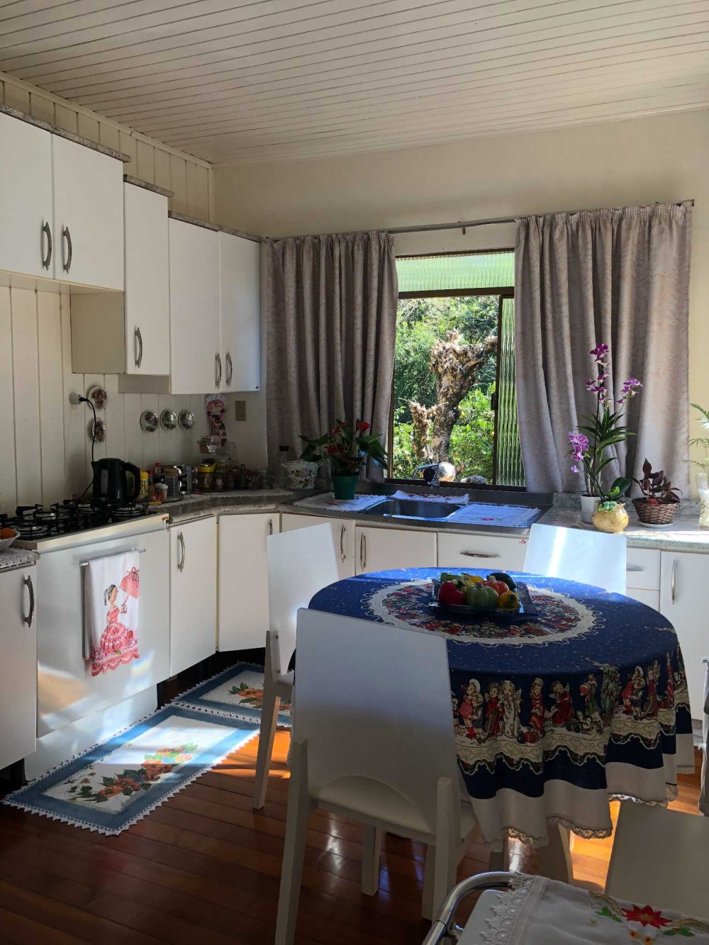 COZINHA CLARA E VENTILADA