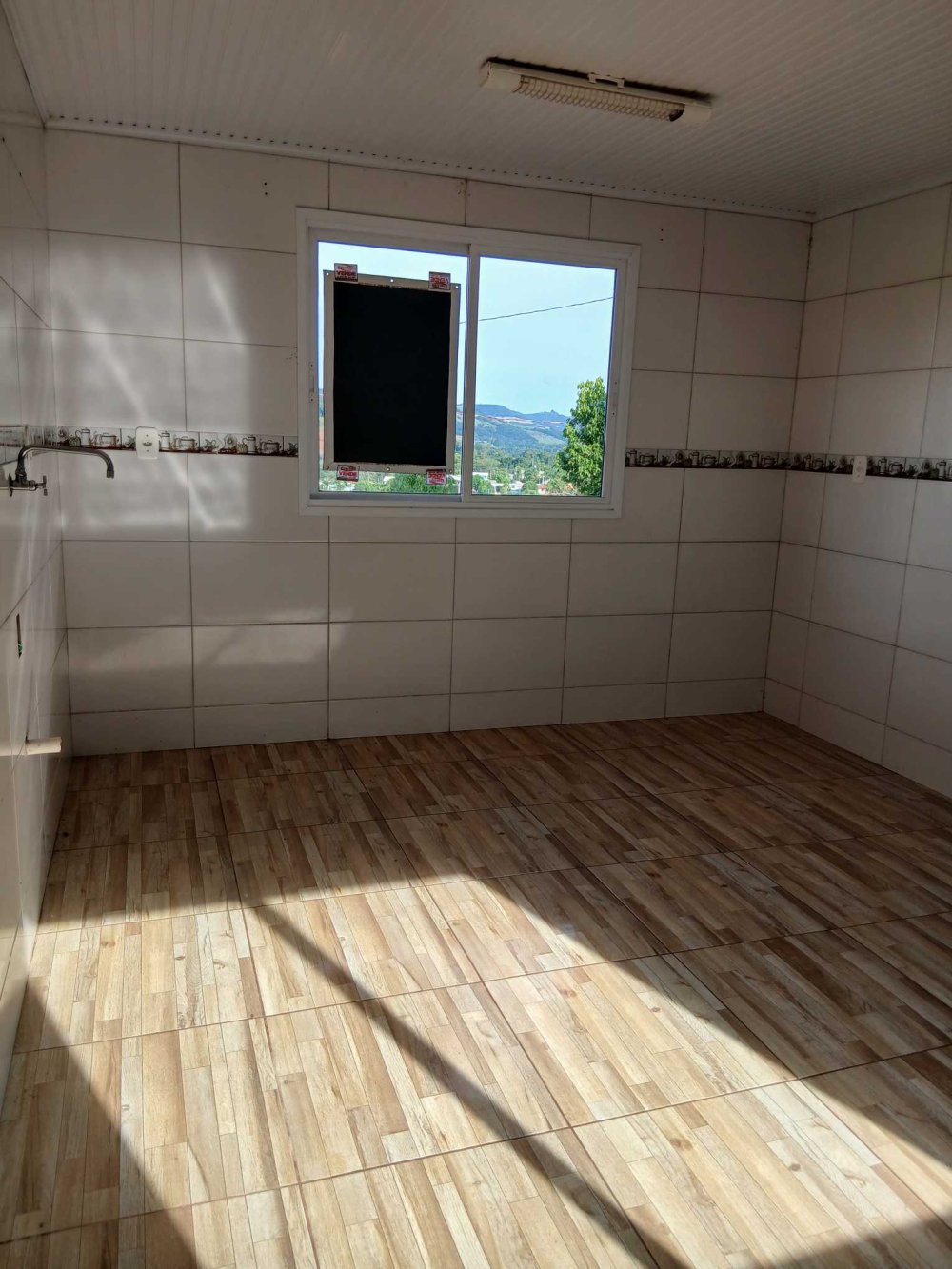 COZINHA CLARA E VENTILADA