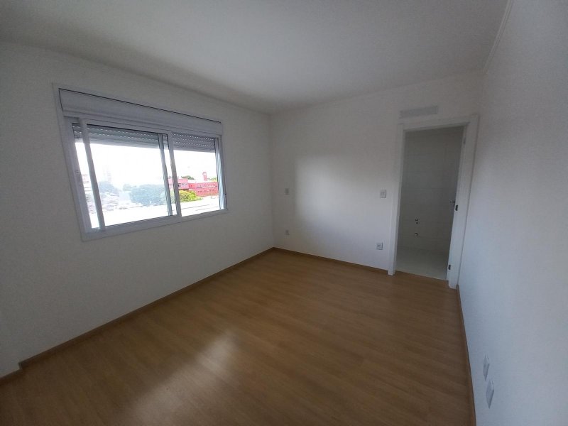 SU�TE COM LAMINADO