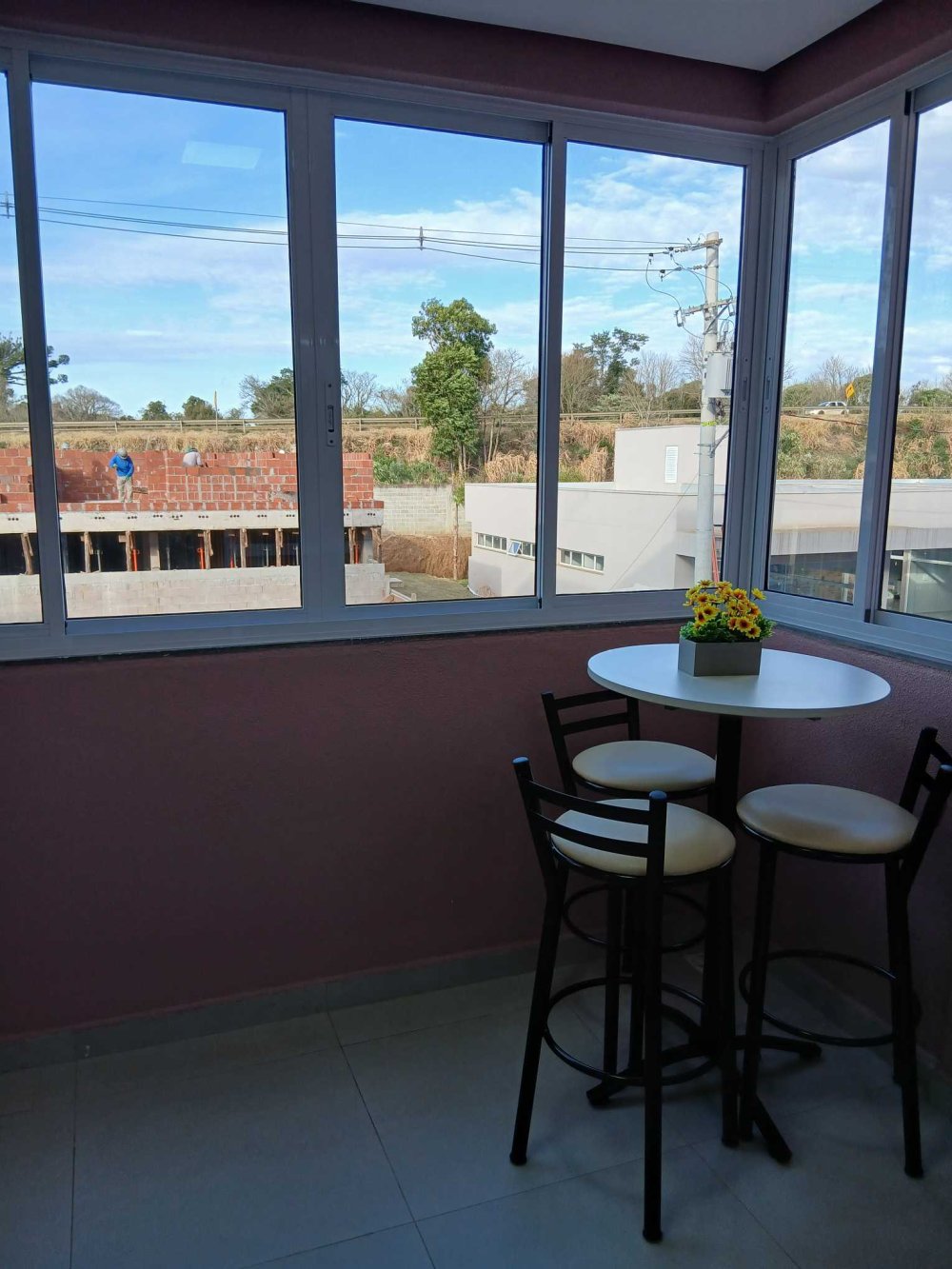 SACADA COM CHURRASQUEIRA 