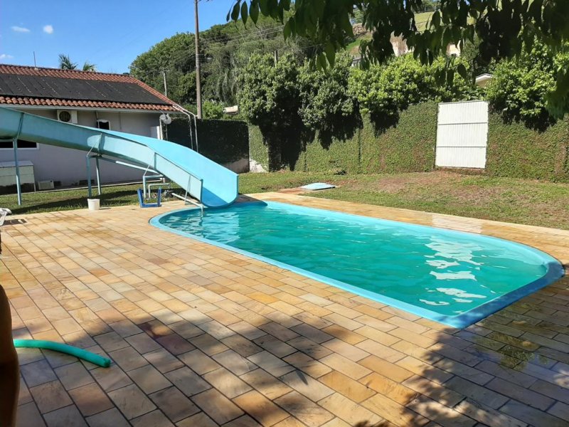 AMPLA PISCINA