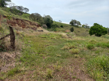AMPLO TERRENO